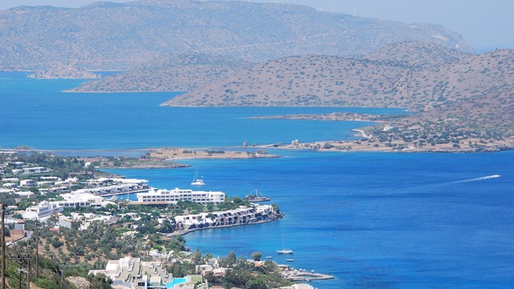 Κρήτη: Οι διακοπές του πρίγκιπα Al Saud στην Ελούντα και η “επεισοδιακή” άφιξή του