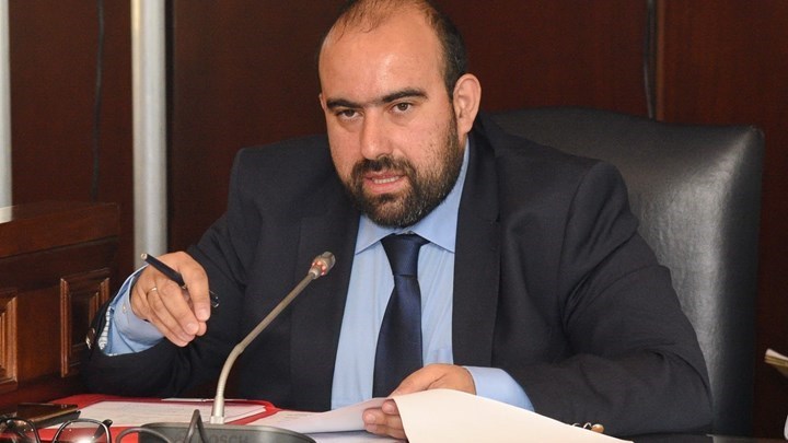 Φωτιά στα Κύθηρα: Μηνυτήρια αναφορά κατά παντός υπευθύνου κατέθεσε ο δήμαρχος