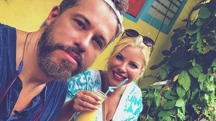 Η Αντελίνα Βαρθακούρη έκανε μπλοκ τον σύζυγό της – Τι συνέβη – ΒΙΝΤΕΟ