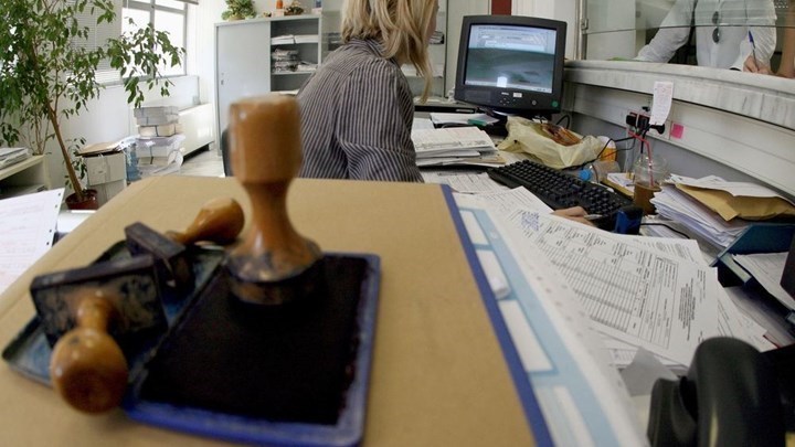 Κορονοϊός: Υποχρεωτική η χρήση μάσκας στο Δημόσιο – Δείτε την εγκύκλιο