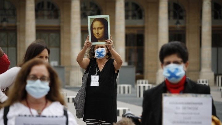 Κορονοϊός: “Πάγωσαν” στη Γαλλία – Ανακοινώθηκε ρεκόρ κρουσμάτων για τον Ιούλιο