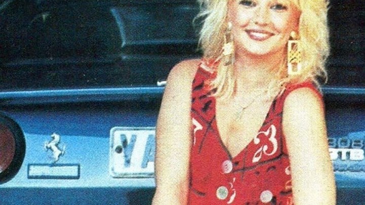 Καίτη Φίνου: Γνωστός επιχειρηματίας την “έλουζε” με πανάκριβα δώρα