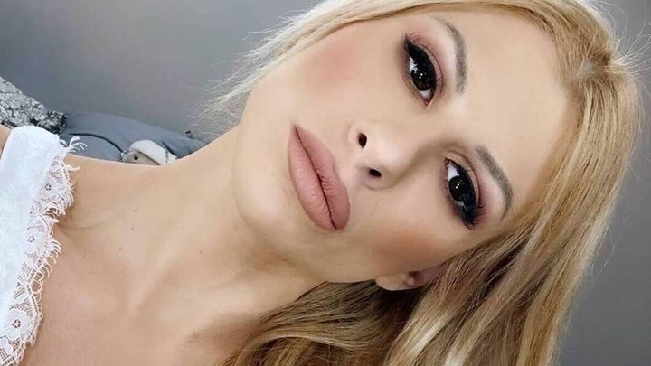 Η Ευρυδίκη του My Style Rocks ποζάρει ολόγυμνη στην πισίνα – ΦΩΤΟ