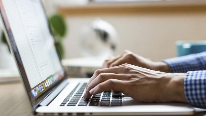 Κορονοϊός – Δημόσιο: Προς επαναφορά η τηλεργασία και το κλιμακωτό ωράριο