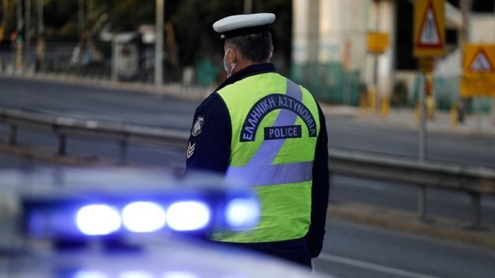 Τροχαίο στη Χαλκηδόνα: Λεωφορείο του ΚΤΕΛ συγκρούστηκε με Ι.Χ. – ΦΩΤΟ