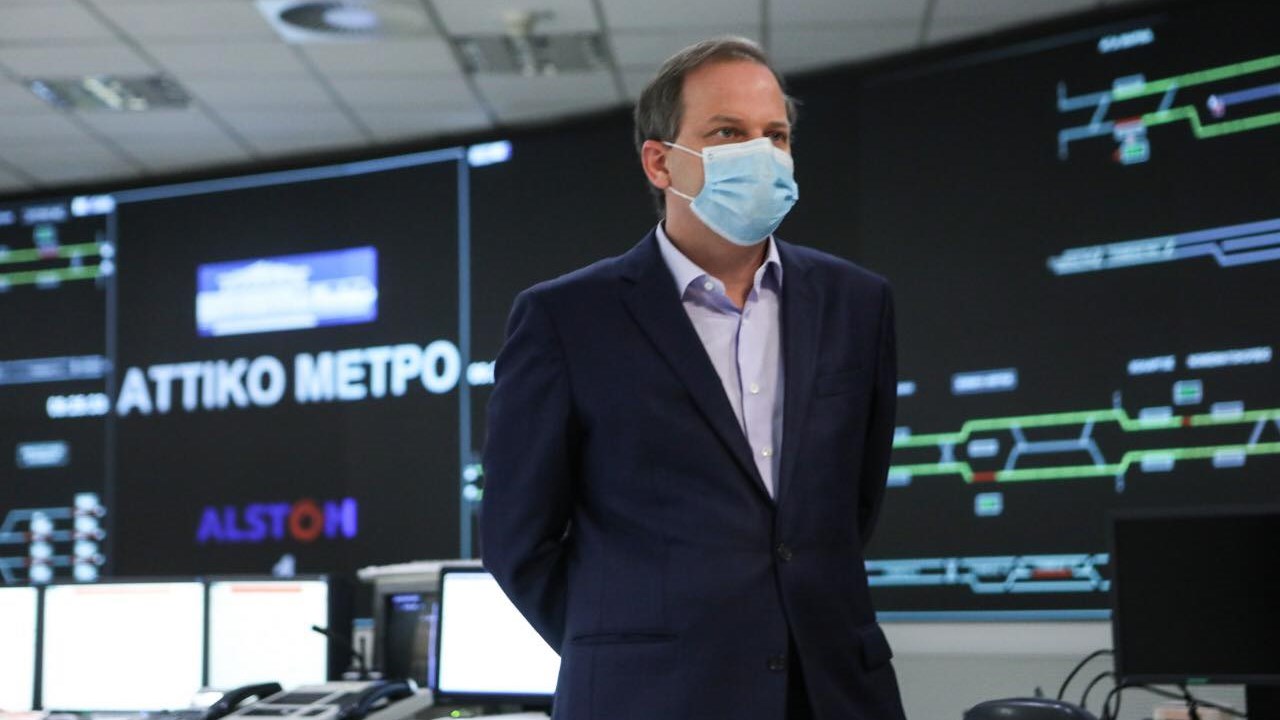 Κώστας Α. Καραμανλής: Έστειλε συμβολικό μήνυμα για τις μάσκες στα μέσα μεταφοράς