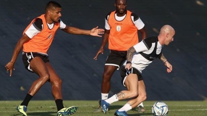 ΠΑΟΚ: Θετικός στον κορονοϊό ο Στοχ – Το μήνυμά του