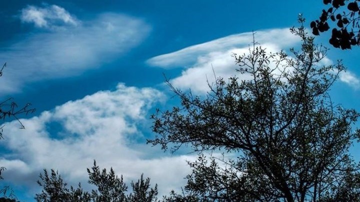 Καιρός: Ζέστη και τοπικές νεφώσεις – Η αναλυτική πρόγνωση