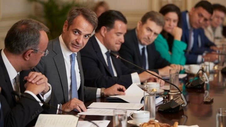 Ανακοινώνεται σήμερα μίνι ανασχηματισμός – Το βασικό πρόσωπο και οι αναβαθμίσεις