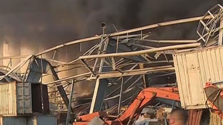 Ισχυρή έκρηξη στο λιμάνι της Βηρυτού: Τουλάχιστον 10 νεκροί, τραυματίες και τεράστιες ζημιές – ΒΙΝΤΕΟ
