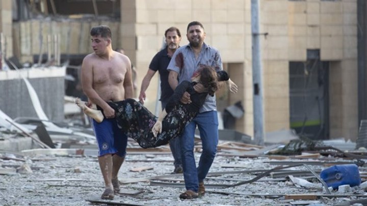 Εκρήξεις στη Βηρυτό: Λουτρό αίματος με 78 νεκρούς και 4.000 τραυματίες – Ζημιές στη μισή πόλη – ΒΙΝΤΕΟ