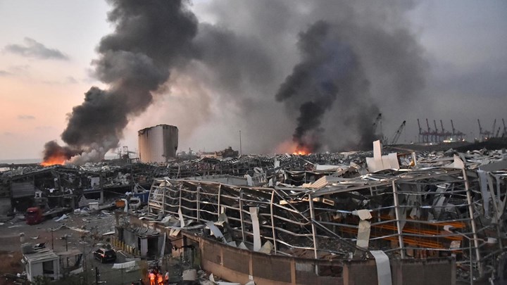 Εκρήξεις στη Βηρυτό: Επλήγη πολεμικό πλοίο του ΟΗΕ – Τραυματίστηκαν σοβαρά στρατιωτικοί
