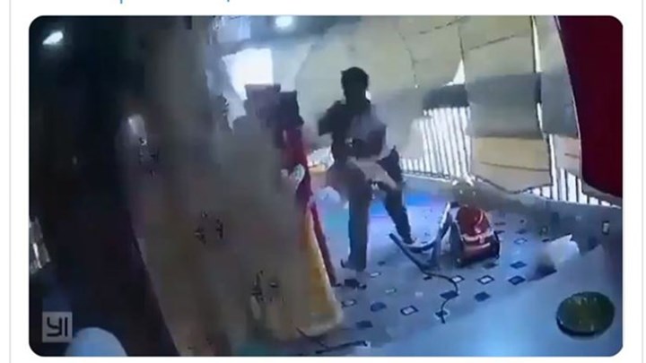 Βηρυτός: Η στιγμή που οικιακή βοηθός σώζει αστραπιαία ένα κοριτσάκι – ΒΙΝΤΕΟ