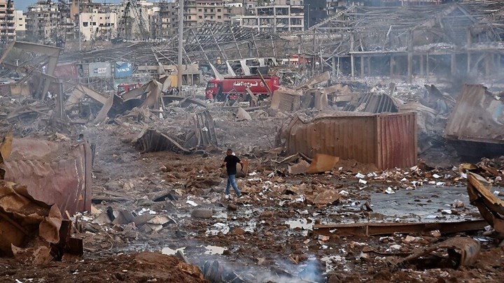 Βηρυτός: Θρήνος και λαϊκή οργή για τους 145 νεκρούς – “Έγινε κόλαση, είδα ανθρώπους να εκσφενδονίζονται”