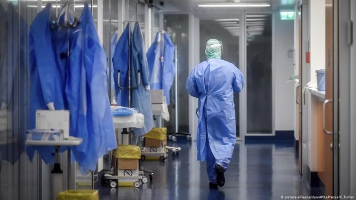 Κορονοϊός: Ο κίνδυνος μετάδοσης σε επαγγελματίες υγείας σε σύγκριση με τον γενικό πληθυσμό