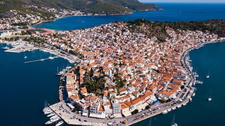 Κορονοϊός: Άρση των ειδικών μέτρων στον Πόρο – Παραμένει σε καθεστώς επιτήρησης