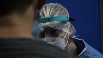 Αναστάτωση στην Κρήτη: Ηλικιωμένο ζευγάρι είχε πάει σε πανηγύρι και βρέθηκε θετικό στον κορονοϊό