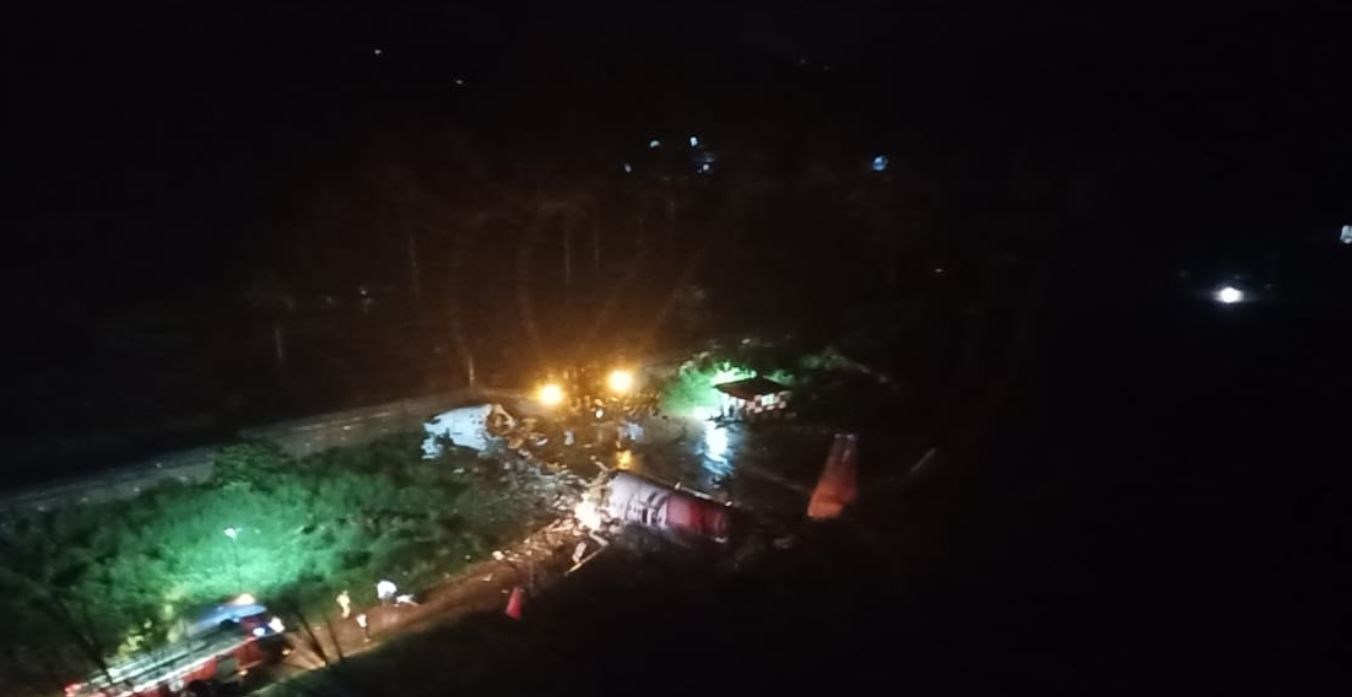 ΕΚΤΑΚΤΟ – Συνετρίβη αεροσκάφος με 191 επιβάτες στην Ινδία – ΤΩΡΑ