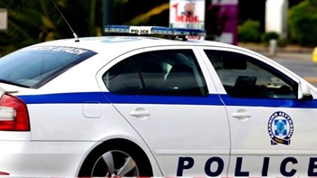 Κρήτη: Κλείδωσε τα παιδιά της μόνα στο σπίτι κι αυτά κάλεσαν το «Χαμόγελο του Παιδιού»