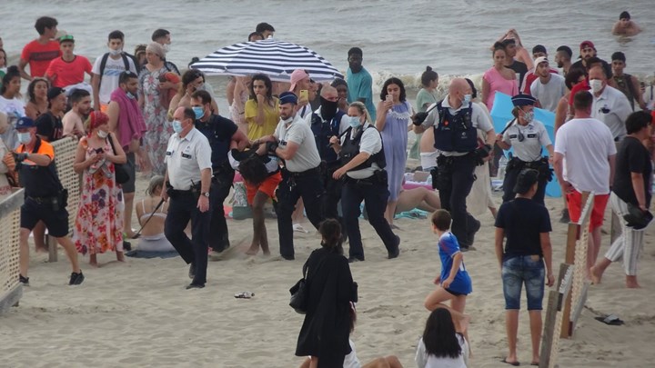 Κορονοϊός – Βέλγιο: Επεισόδια και προσαγωγές σε παραλία λόγω των μέτρων κατά της πανδημίας