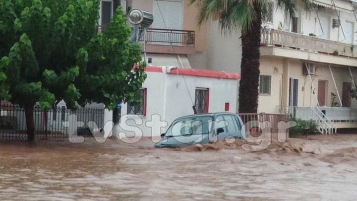 ΕΚΤΑΚΤΟ: Δήμαρχος Διρφύων–Μεσσαπίων: Πληροφορίες για δύο νεκρούς από την κακοκαιρία στην Εύβοια – ΤΩΡΑ