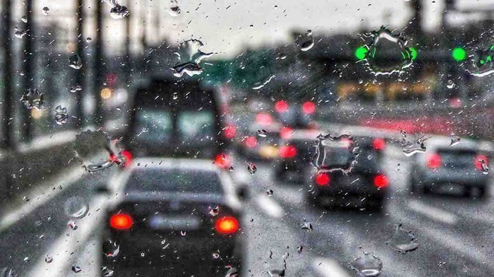 Καιρός: Βροχές και σποραδικές καταιγίδες σήμερα – Πού θα είναι έντονα τα φαινόμενα