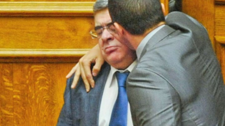 Νεοναζί «εμφύλιος» στο διαδίκτυο: Σφοδρή σύγκρουση Μιχαλολιάκου – Κασιδιάρη