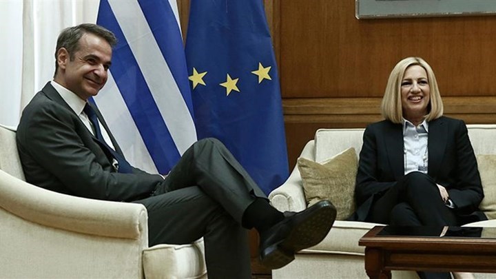 Ξεκίνησαν οι τηλεφωνικές επαφές Μητσοτάκη με τους πολιτικούς αρχηγούς – Συνομίλησε με τη Γεννηματά