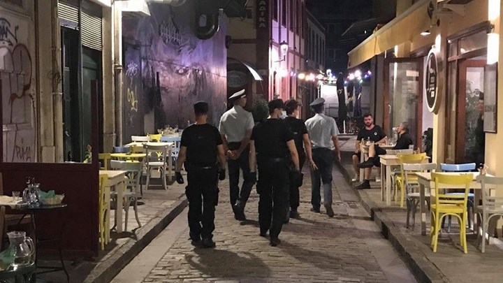 Κορονοϊός – Θεσσαλονίκη: Άδειασαν τα μεσάνυχτα τα μαγαζιά στην πρώτη μέρα των μέτρων – ΒΙΝΤΕΟ