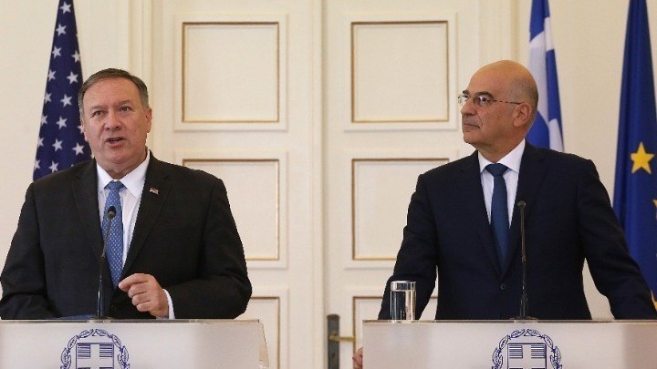 Διπλωματική αντεπίθεση της Αθήνας: Συνάντηση Δένδια-Πομπέο και τηλεδιάσκεψη των ΥΠΕΞ της Ε.Ε.