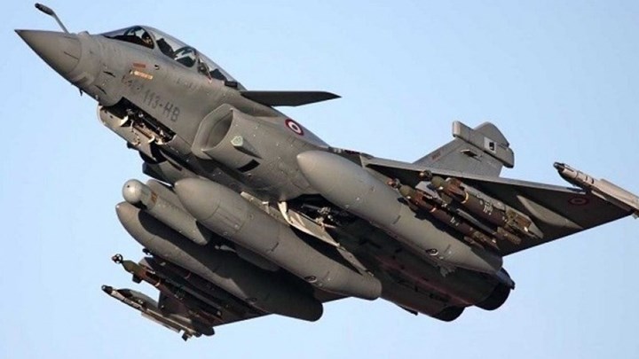 Γαλλικό ελικοπτεροφόρο και δύο Rafale έφτασαν στην Κρήτη – ΒΙΝΤΕΟ