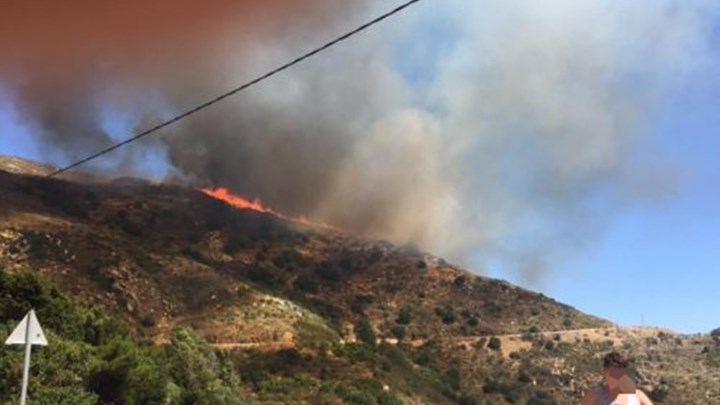 Φωτιά ΤΩΡΑ στη Νάξο – ΦΩΤΟ