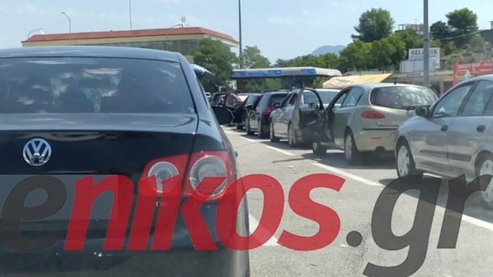 Ουρές χιλιομέτρων στην Κακαβιά – ΦΩΤΟ αναγνώστη