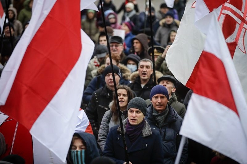 Λευκορωσία: Χιλιάδες διαδηλωτές μπροστά από την έδρα της κρατικής τηλεόρασης – ΒΙΝΤΕΟ