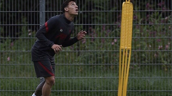 Η πρώτη προπόνηση του Κώστα Τσιμίκα με τη Λίβερπουλ – ΒΙΝΤΕΟ