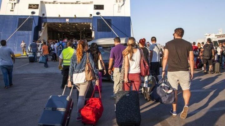 Λιμάνι του Πειραιά: Καθημερινά τεστ από την Περιφέρεια Αττικής στους ταξιδιώτες που επιστρέφουν