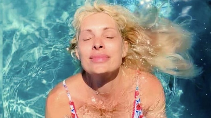 Ελένη Μενεγάκη- Χαλαρώνει στο σκάφος: Ο χρόνος πια δεν με κυνηγά – ΦΩΤΟ