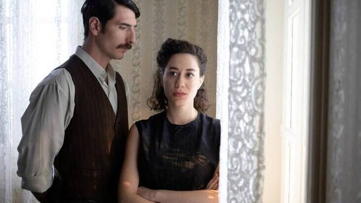 Άγριες Μέλισσες – Spoiler: Εραστές με παιδί Πηνελόπη και Μελέτης