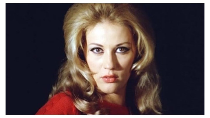 Ζωή Λάσκαρη: Η εντυπωσιακή ΦΩΤΟ από θεατρική της παράσταση το 1983