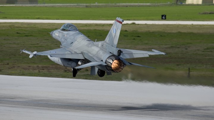 Οι «άγνωστες» αερομαχίες με τους Τούρκους όσο πλέει το Ορούτς Ρέις