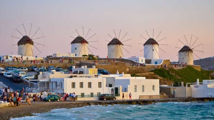 Κορονοϊός: Υπερμετάδοση σε Μύκονο και Χαλκιδική – Τι λέει ο δήμαρχος Μυκόνου