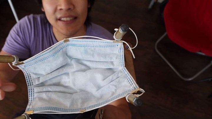 Viral εφεύρεση: Μασκο…βόλος “πυροβολεί” μάσκες στα πρόσωπα των αμφισβητιών – ΒΙΝΤΕΟ