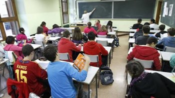 Κορονοϊός-Ισπανία: Οργή για το άνοιγμα των σχολείων
