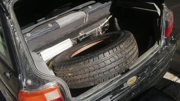 Θεσσαλονίκη: Η ρεζέρβα αυτοκινήτου έκρυβε 12 κιλά ναρκωτικά – ΦΩΤΟ – ΒΙΝΤΕΟ