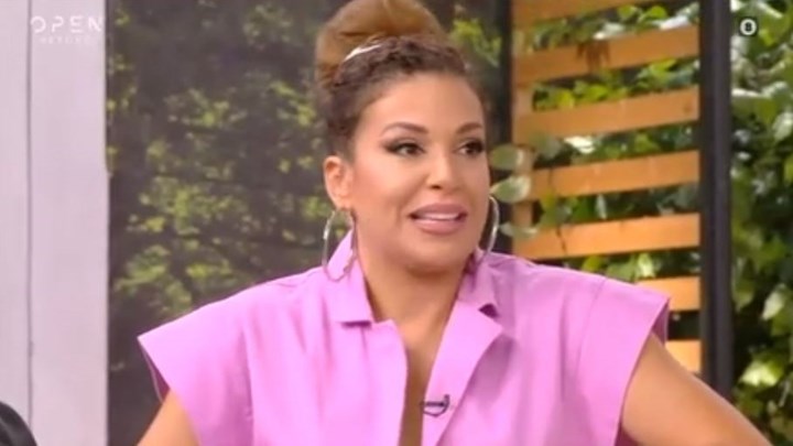 Το αποκαλυπτικό ατύχημα της Ελένης Χατζίδου στον “αέρα” – ΒΙΝΤΕΟ