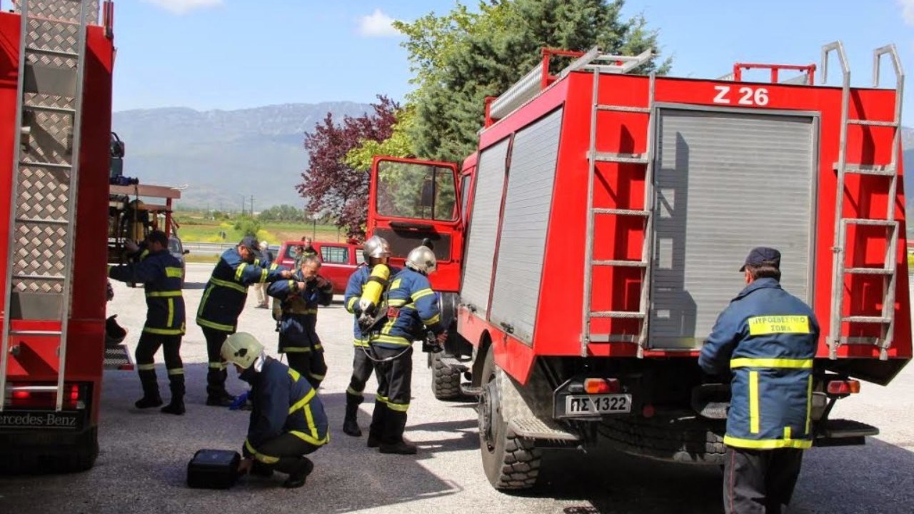 Φωτιά σε αποθήκη λιπασμάτων στην Τανάγρα – ΤΩΡΑ