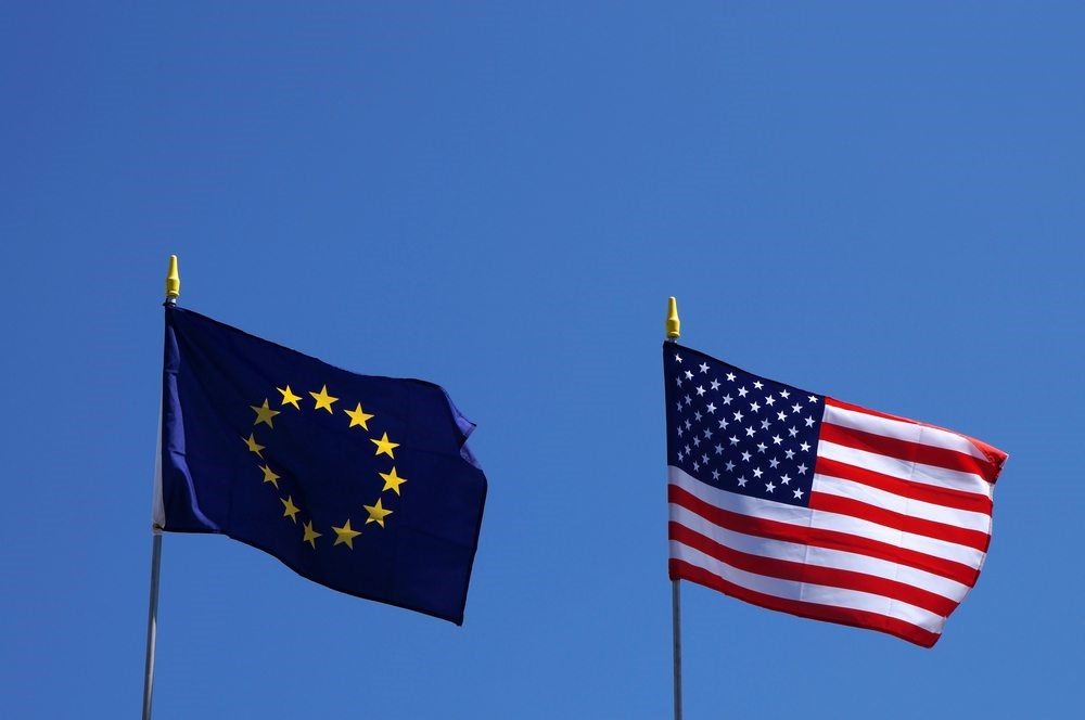 Ιστορική συμφωνία ΗΠΑ – ΕΕ για μειώσεις δασμών στις εξαγωγές