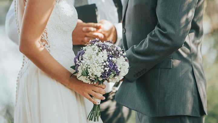 Κρήτη: “Χάλασε” το γλέντι του γάμου η ΕΛ.ΑΣ. – Πρόστιμο και σε 24 καλεσμένους