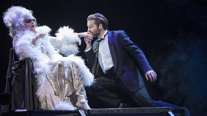 Οι “Μεγάλες Προσδοκίες”, “ταξιδεύουν” στην Κύπρο για να παιχτούν εκεί στις 12 και 13 Σεπτεμβρίου