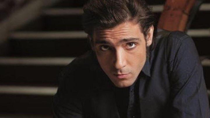 “Πάγωσε” λόγω κορονοϊού ο “Υπέροχος Γκάτσμπυ” που ετοίμαζε ο Κωνσταντίνος Ασπιώτης